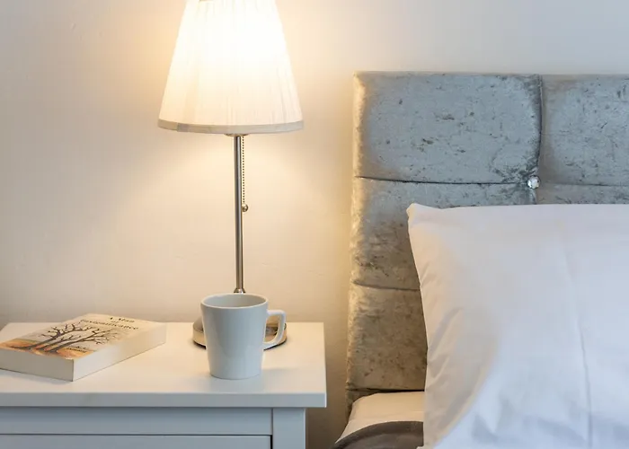 Glebe Street Apartment