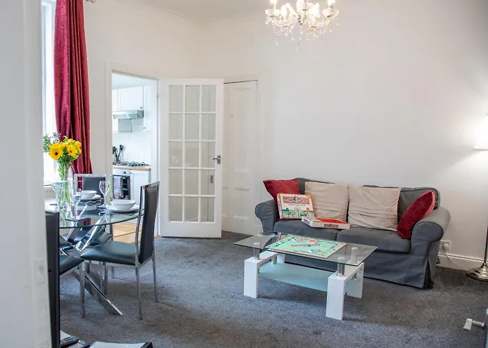 Glebe Street Apartment