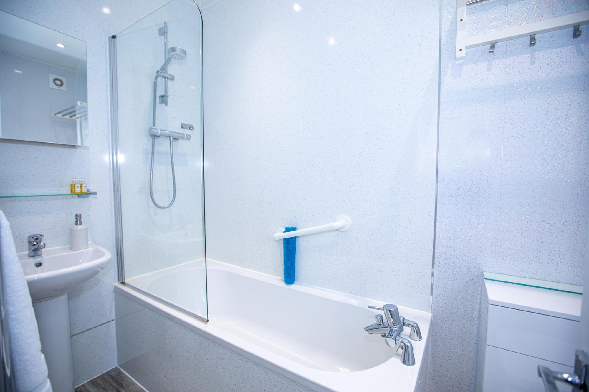 Glebe Street Apartment *