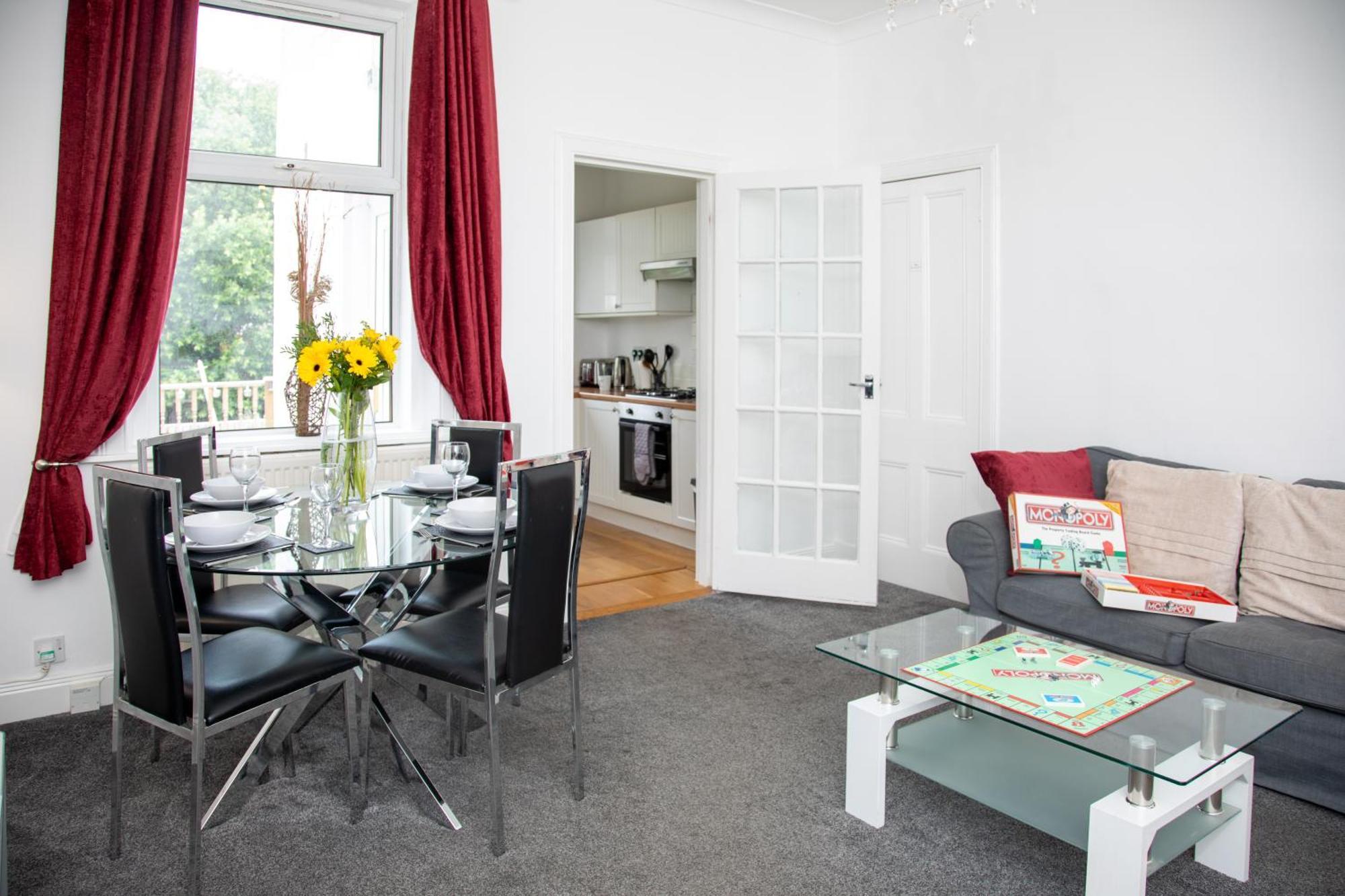 Glebe Street Apartment *