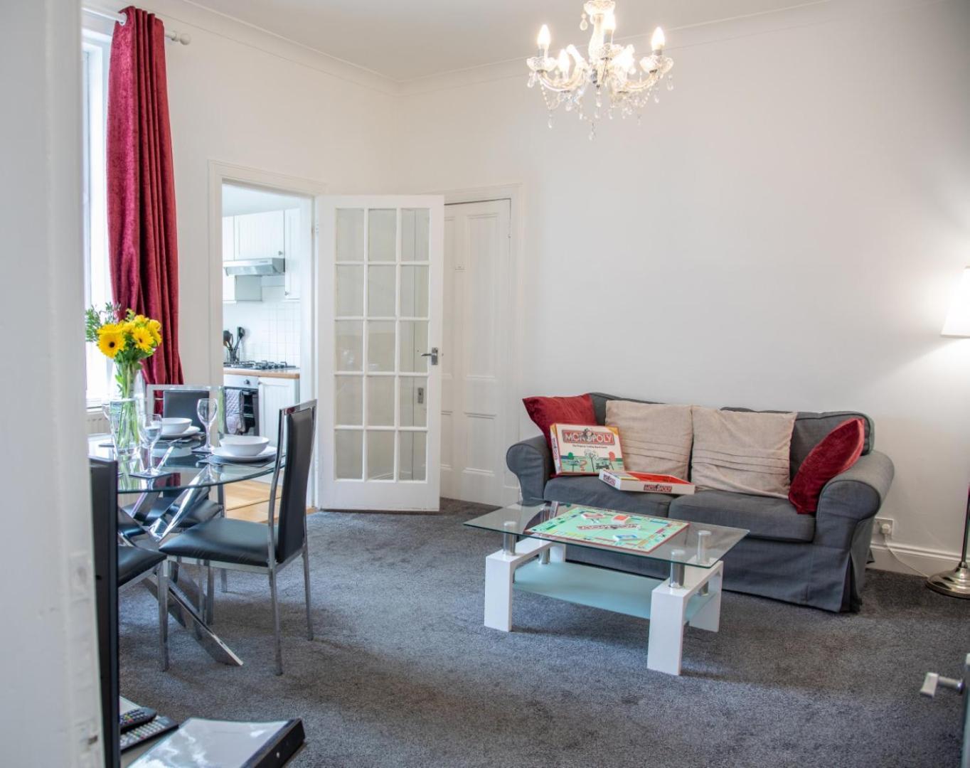 Glebe Street Apartment *